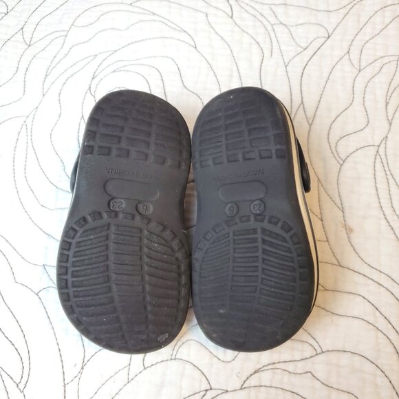 [T5] Faux Crocs with Dolphin on Back - Picture 3 of 5